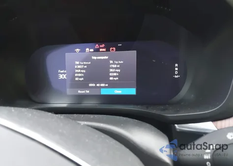 2023 Volvo Xc60 B5 Plus Bright Theme z USA, uszkodzony, nr VIN YV4L12RNXP1319346